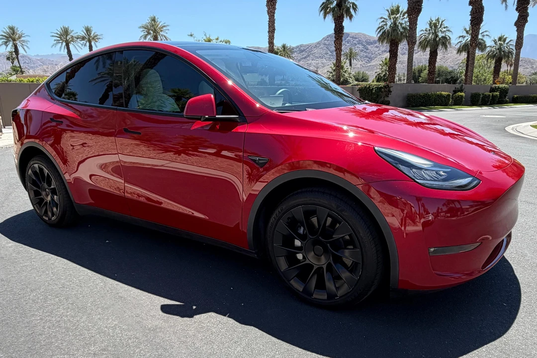 2022 Tesla Model Y - Image 2 of 31