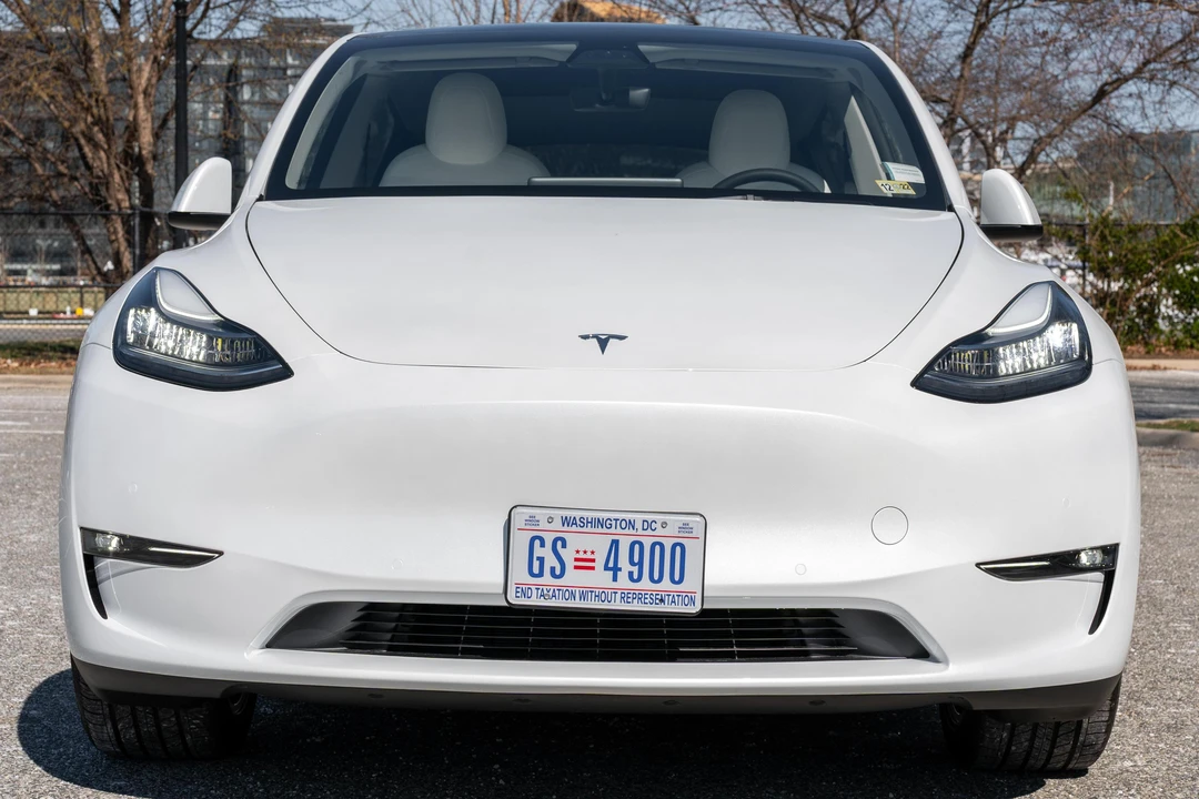 2022 Tesla Model Y - Image 2 of 31