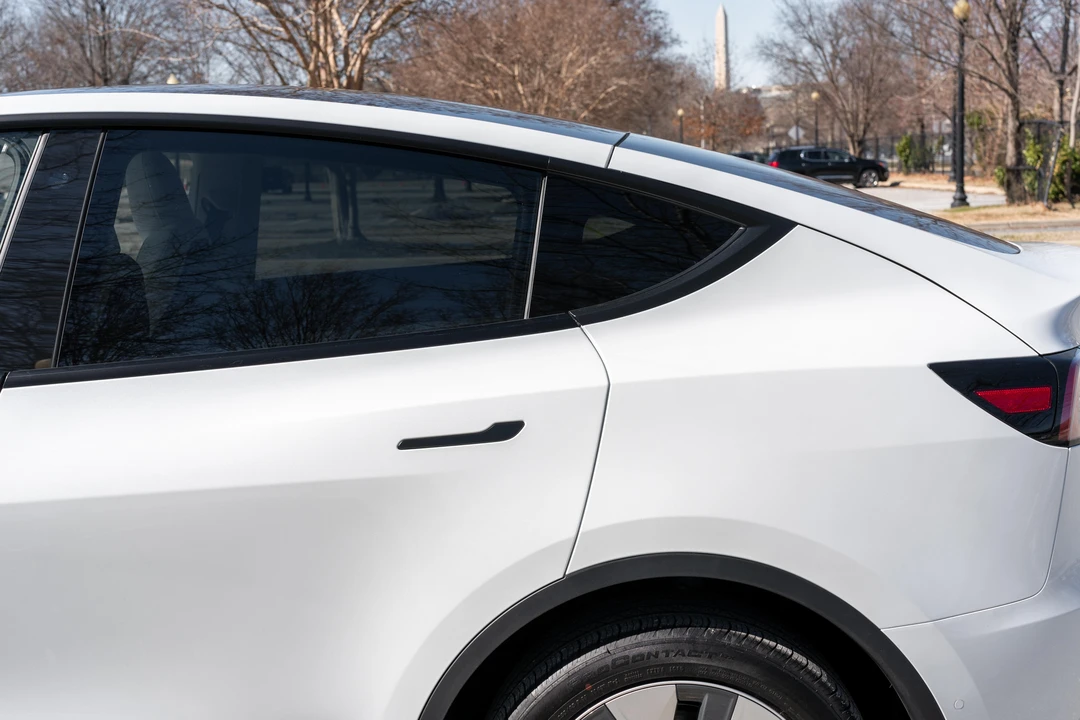 2022 Tesla Model Y - Image 27 of 31