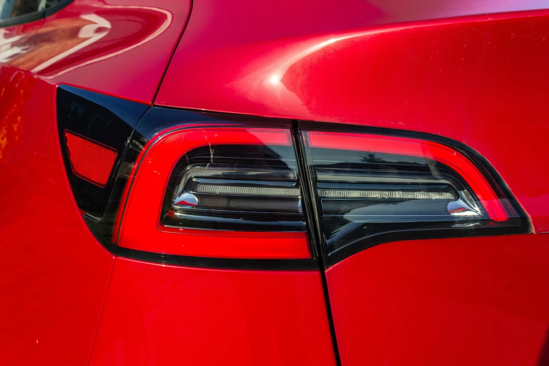 2022 Tesla Model Y - Image 24 of 31