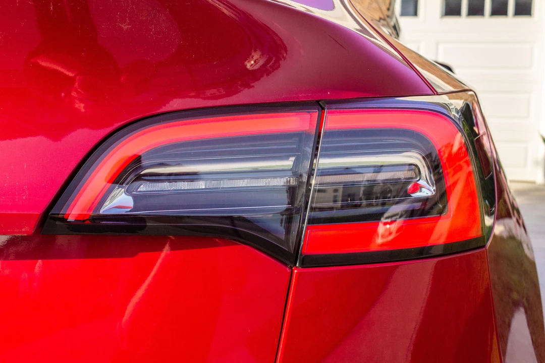 2022 Tesla Model Y - Image 25 of 31