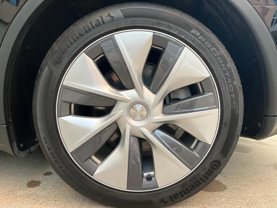 2022 Tesla Model Y - Image 28 of 31