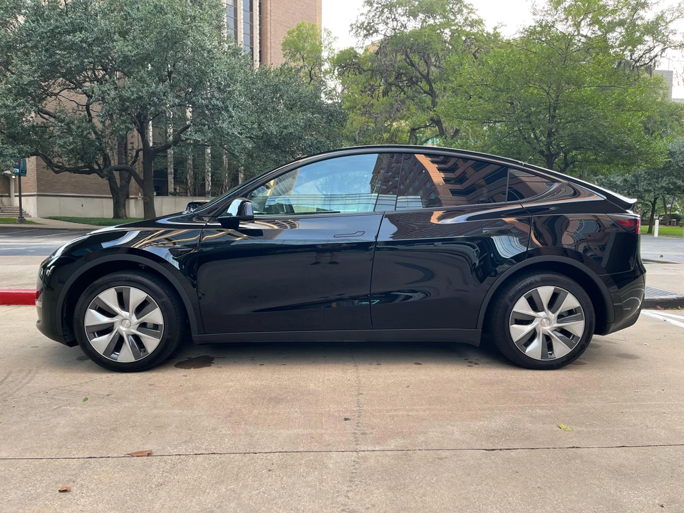 2022 Tesla Model Y - Image 7 of 31