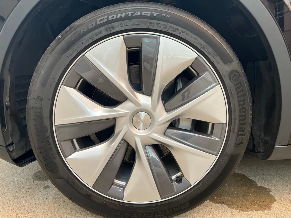 2022 Tesla Model Y - Image 27 of 31