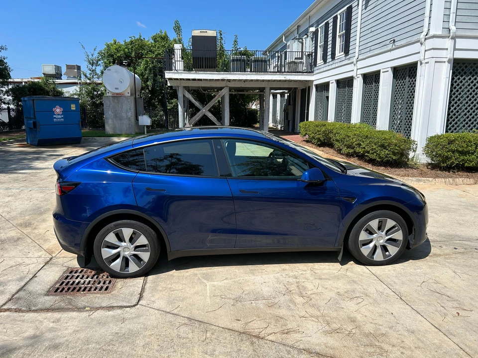 2022 Tesla Model Y - Image 11 of 31