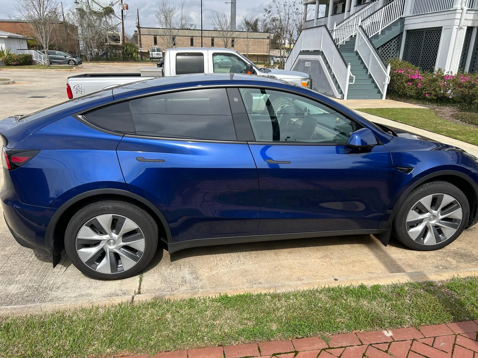 2022 Tesla Model Y - Image 10 of 31