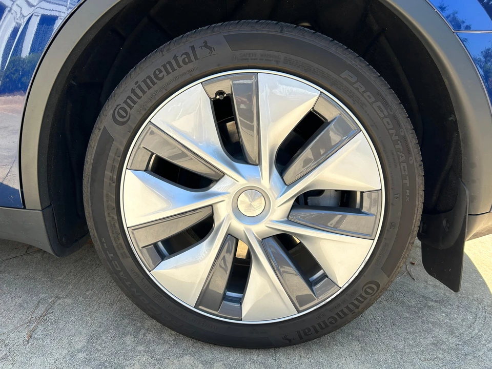 2022 Tesla Model Y - Image 18 of 31