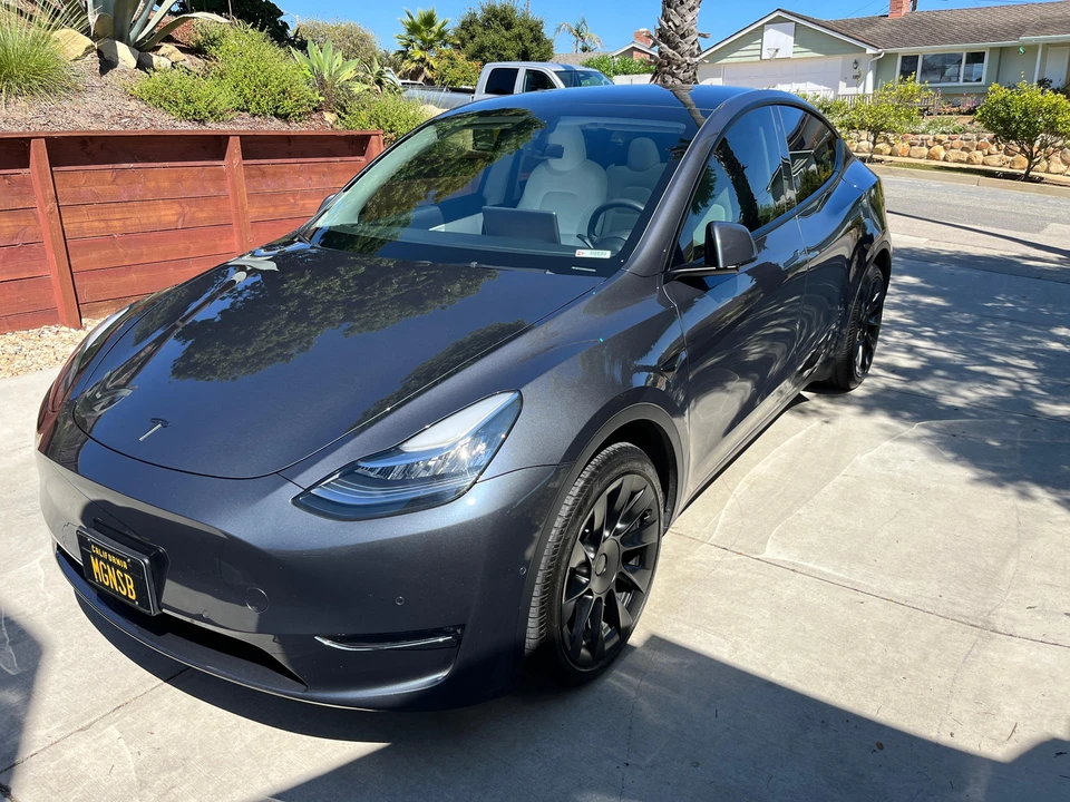 2022 Tesla Model Y - Image 9 of 31