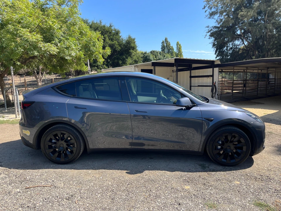 2022 Tesla Model Y - Image 16 of 31