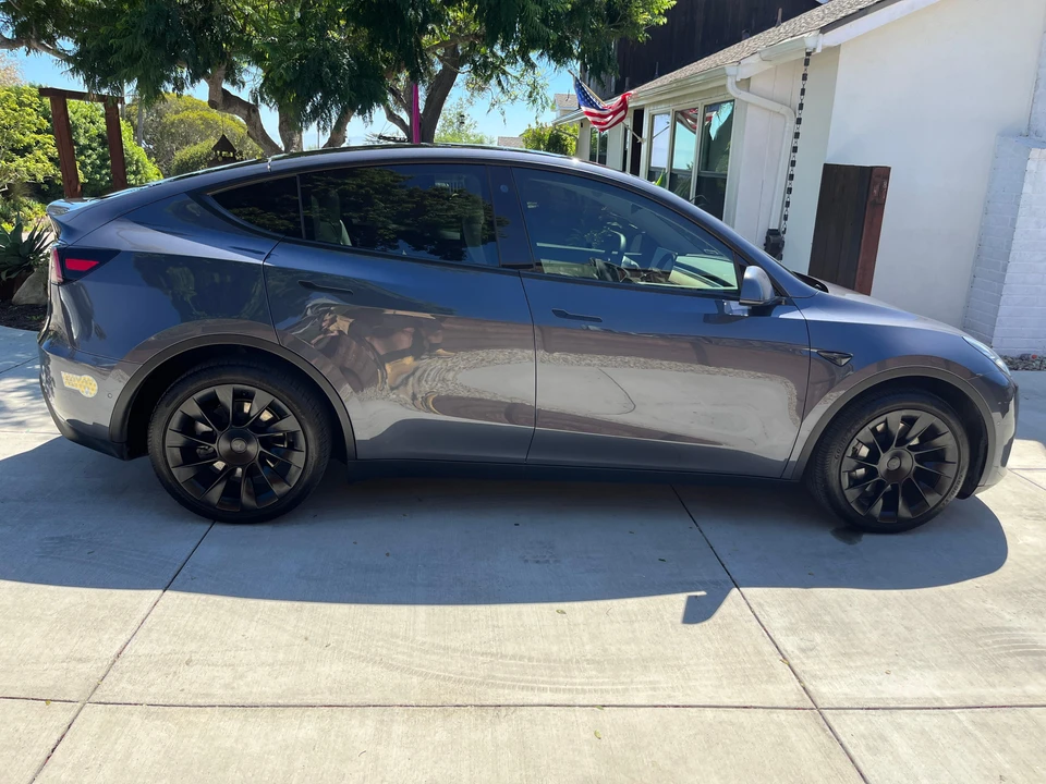 2022 Tesla Model Y - Image 17 of 31