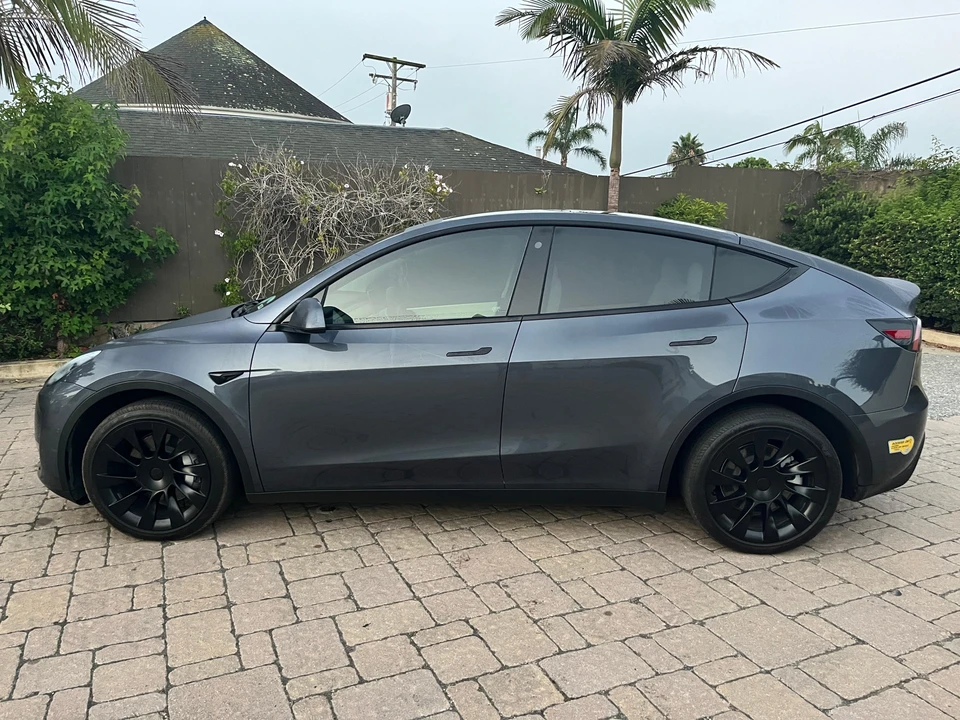 2022 Tesla Model Y - Image 12 of 31