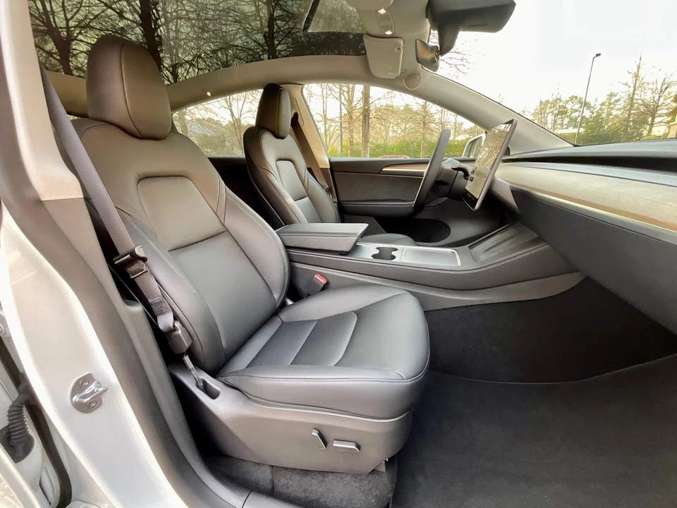 2022 Tesla Model Y - Image 27 of 31