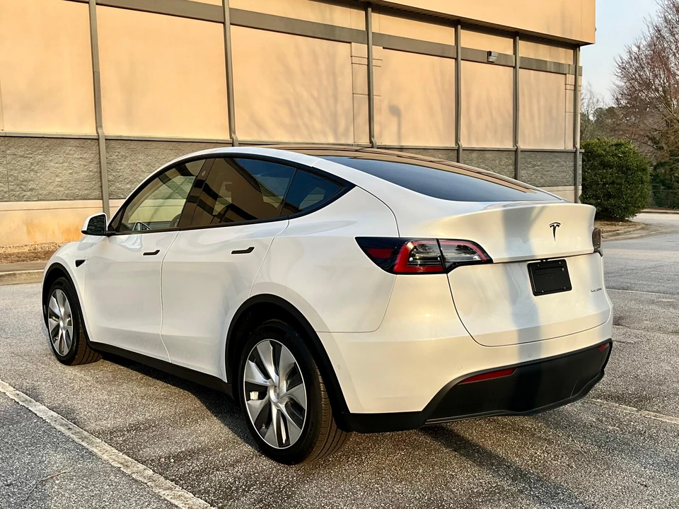 2022 Tesla Model Y - Image 10 of 31
