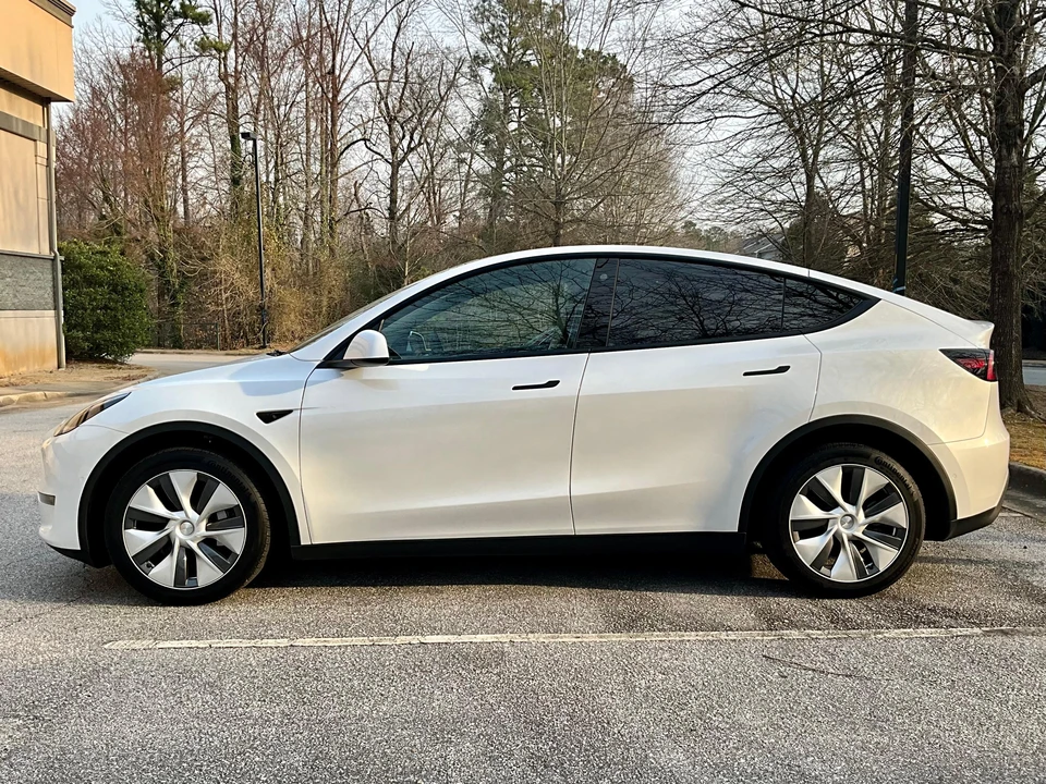 2022 Tesla Model Y - Image 8 of 31