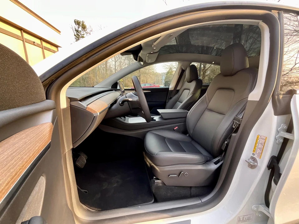 2022 Tesla Model Y - Image 24 of 31