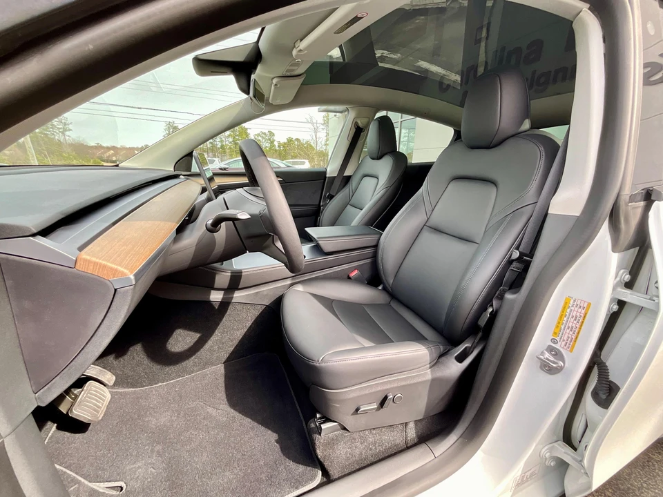 2022 Tesla Model Y - Image 25 of 31