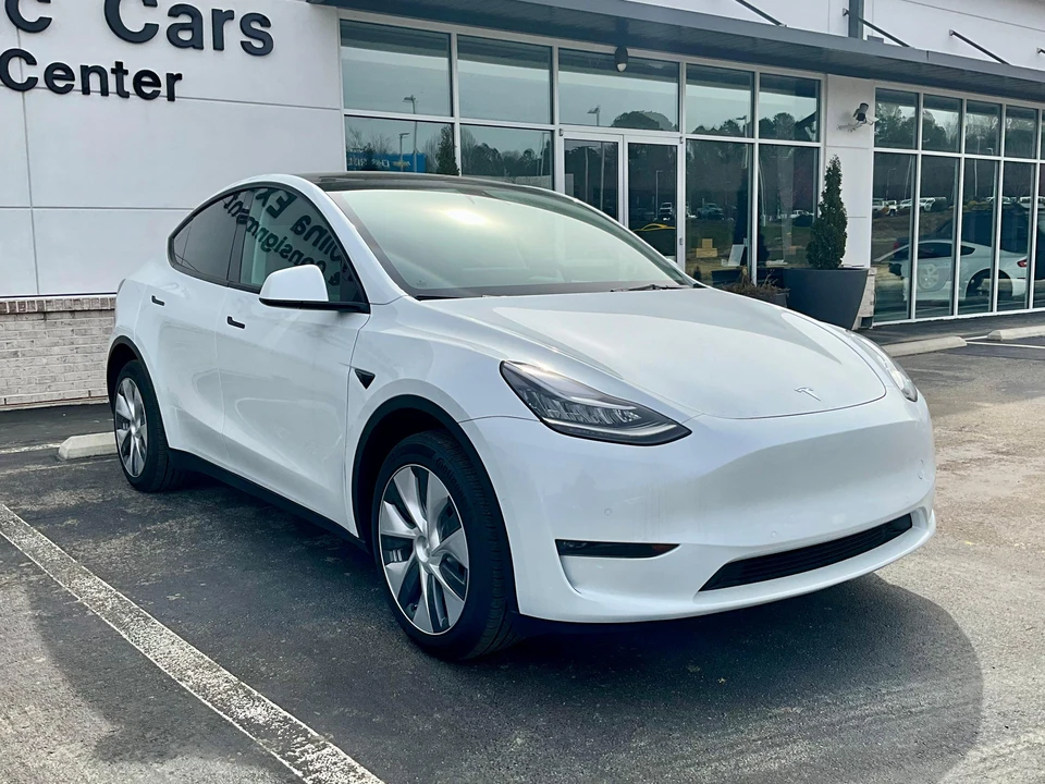 2022 Tesla Model Y - Image 14 of 31