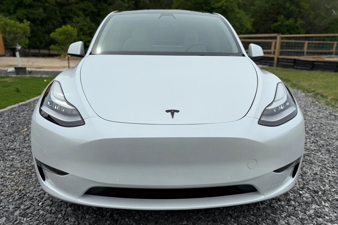 2022 Tesla Model Y - Image 2 of 31