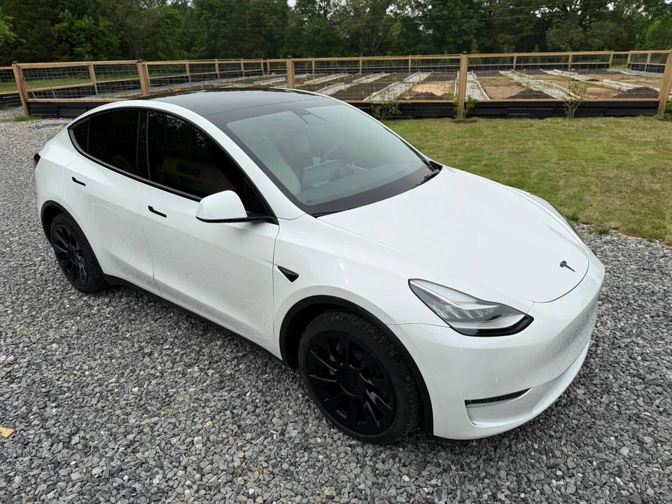 2022 Tesla Model Y - Image 14 of 31