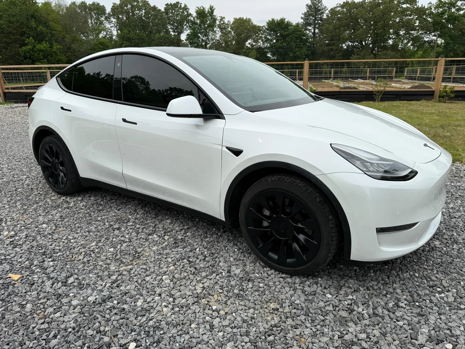 2022 Tesla Model Y - Image 13 of 31