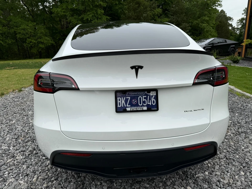 2022 Tesla Model Y - Image 10 of 31