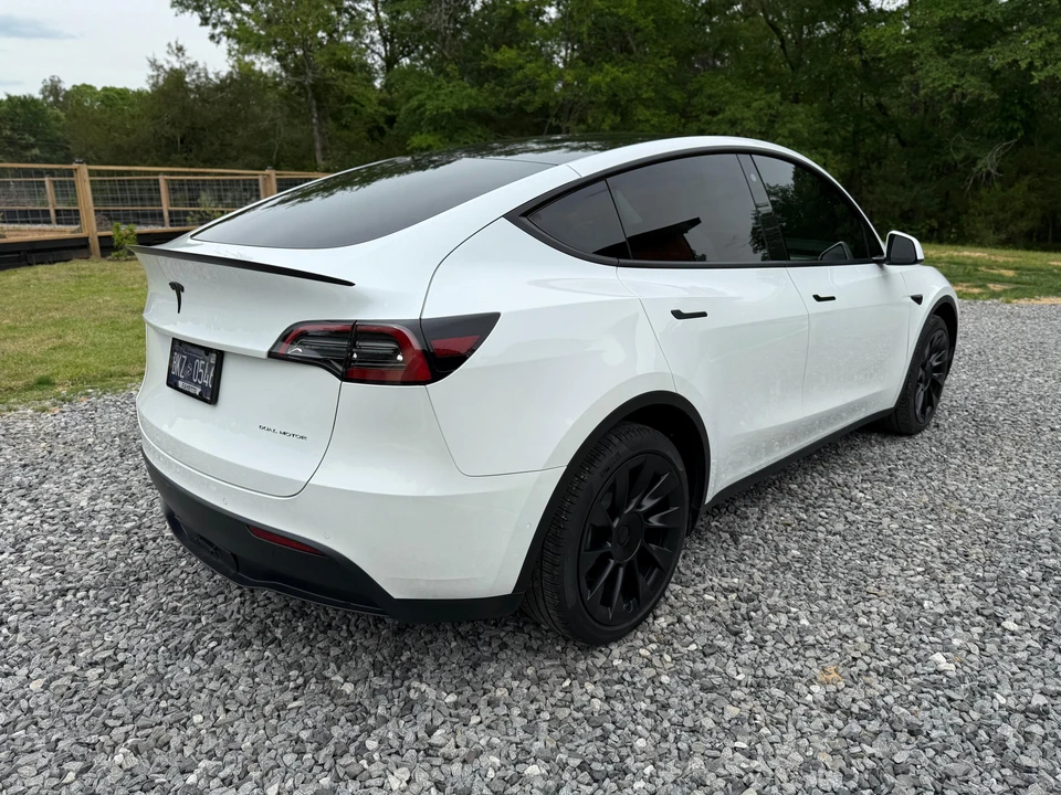 2022 Tesla Model Y - Image 12 of 31