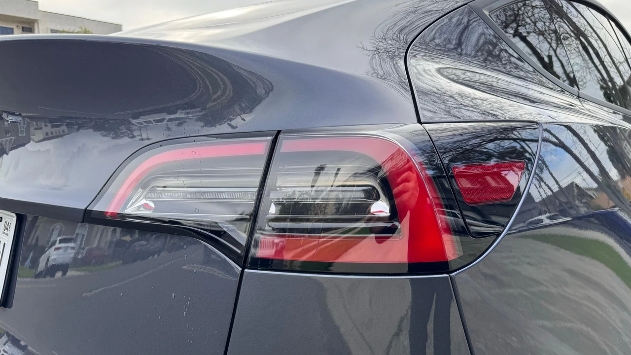 2022 Tesla Model Y - Image 16 of 31