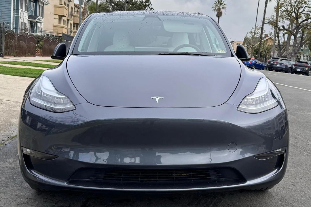2022 Tesla Model Y - Image 2 of 31