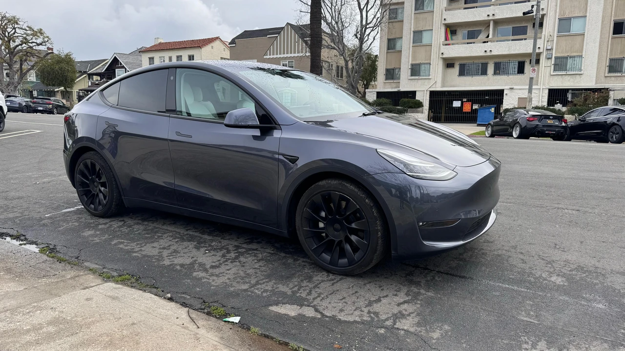 2022 Tesla Model Y - Image 9 of 31
