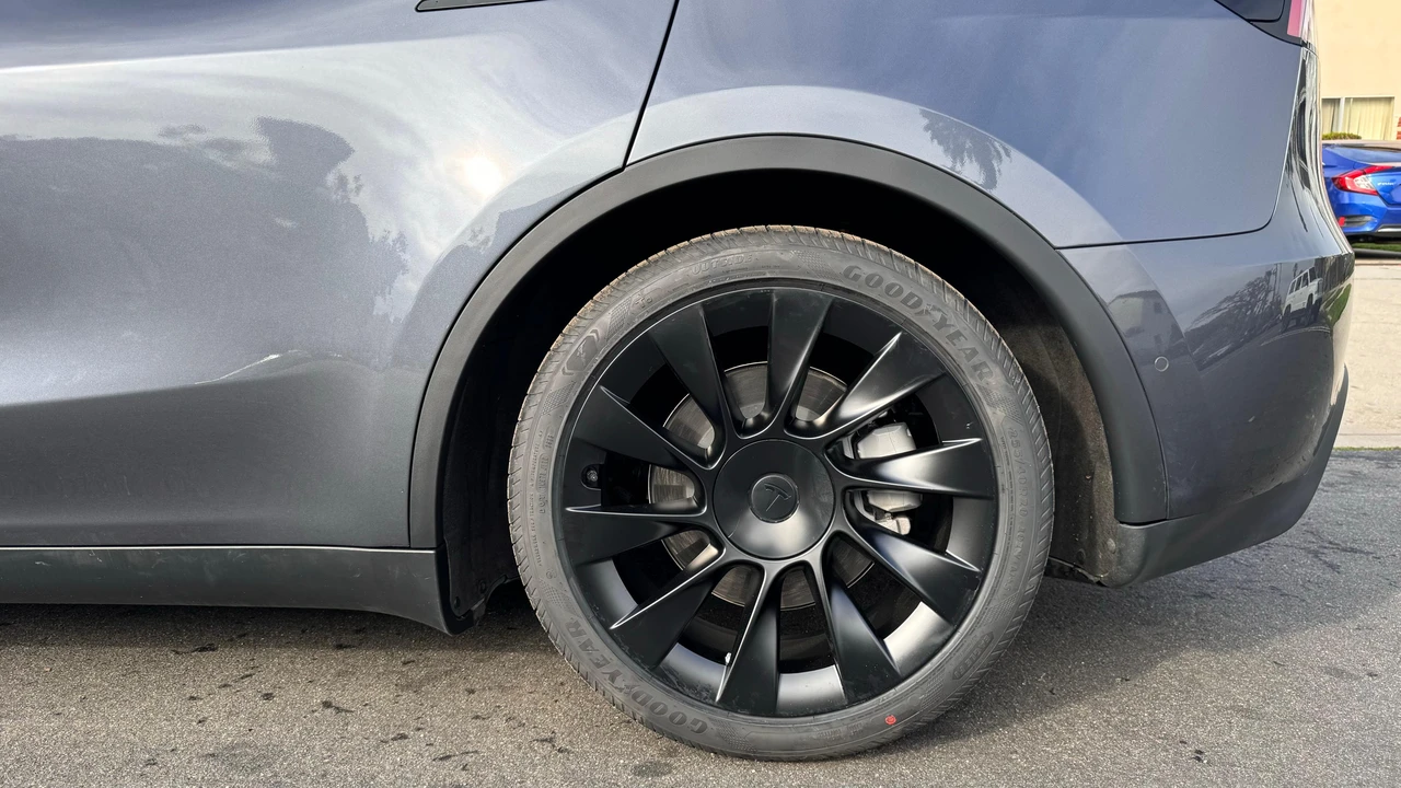 2022 Tesla Model Y - Image 20 of 31