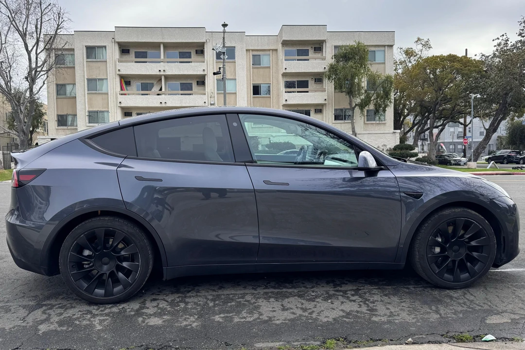 2022 Tesla Model Y - Image 4 of 31