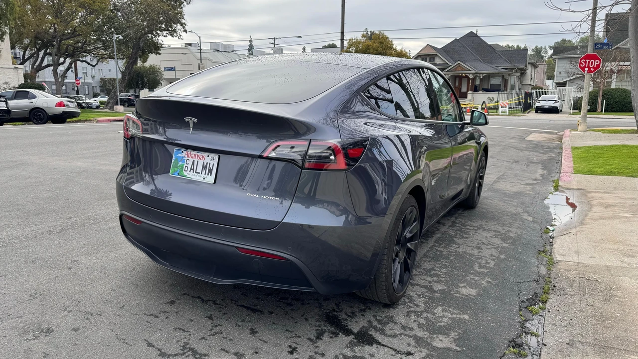 2022 Tesla Model Y - Image 8 of 31