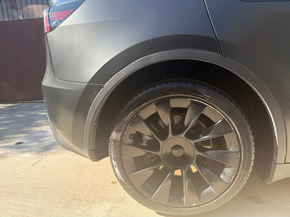 2022 Tesla Model Y - Image 27 of 31