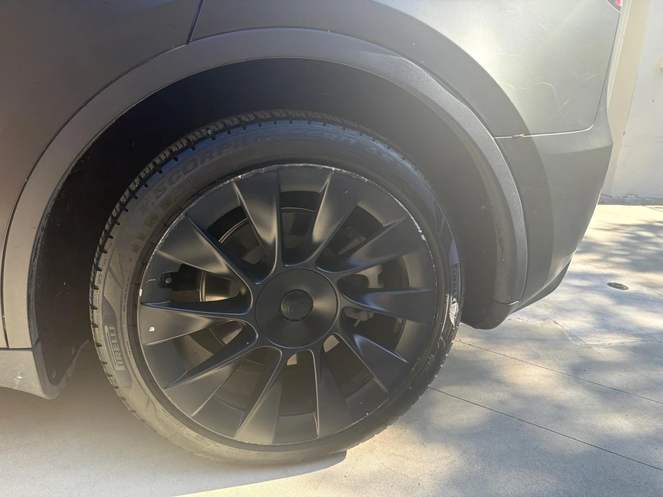 2022 Tesla Model Y - Image 26 of 31