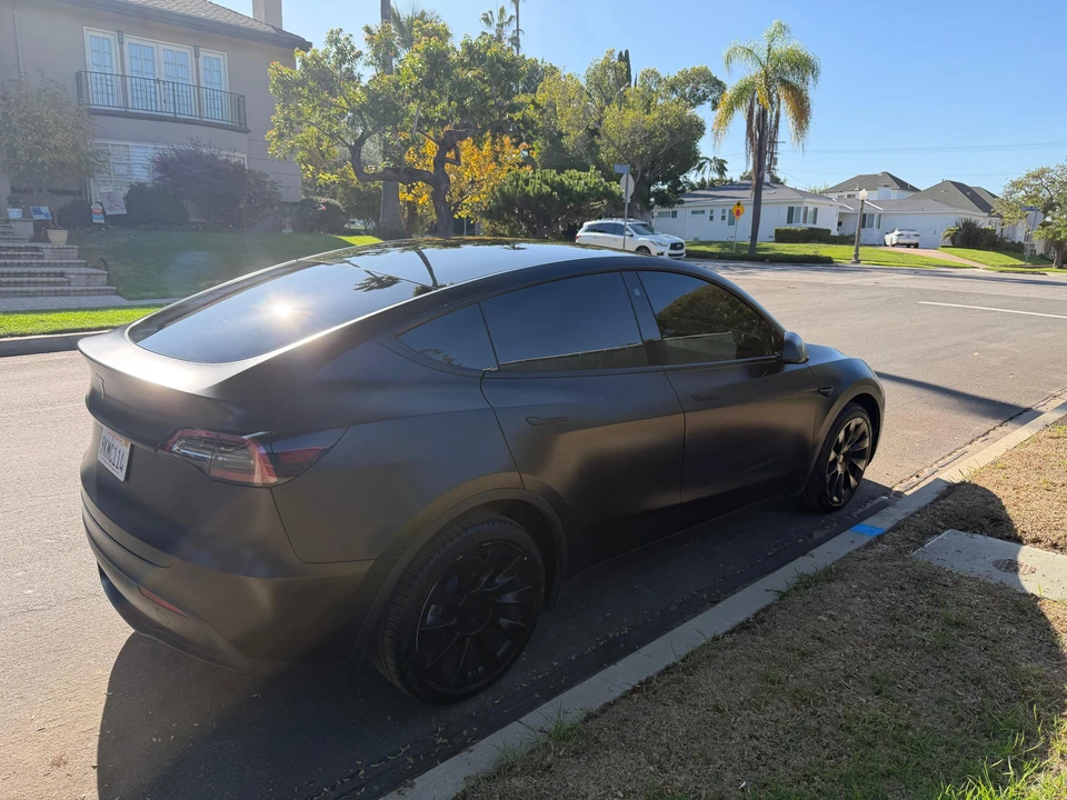 2022 Tesla Model Y - Image 9 of 31