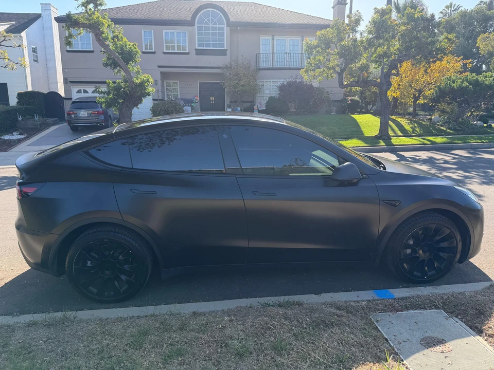 2022 Tesla Model Y - Image 3 of 31