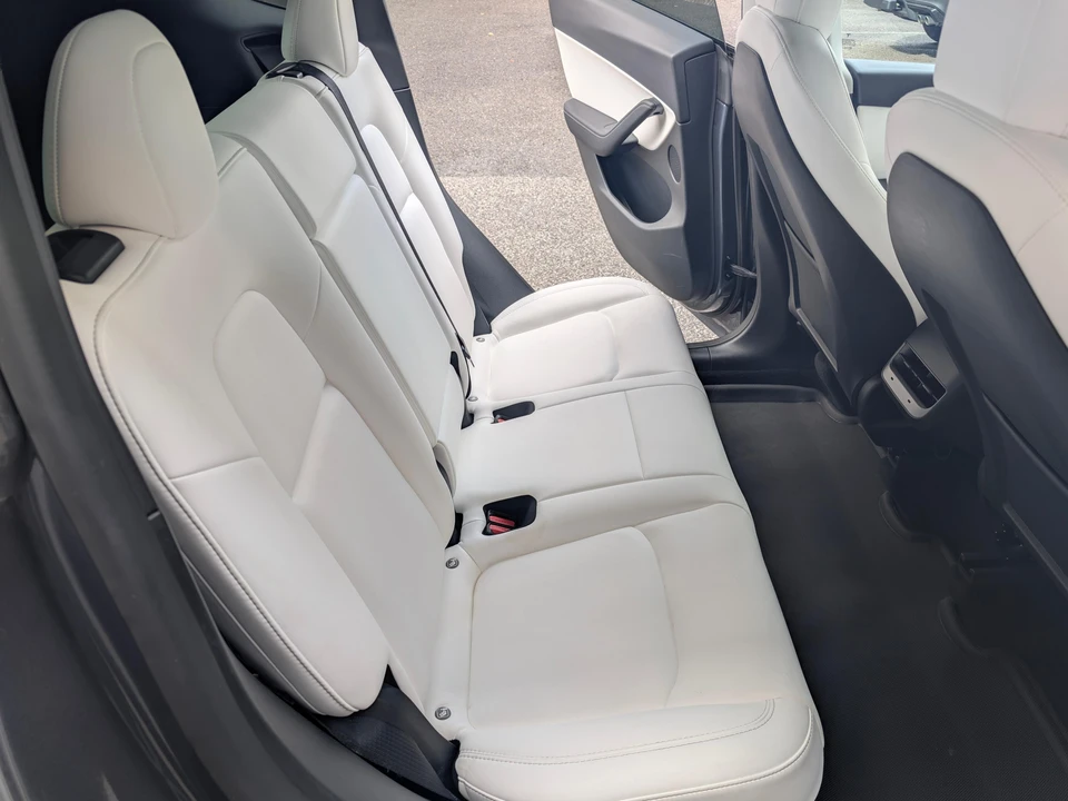 2022 Tesla Model Y - Image 26 of 31