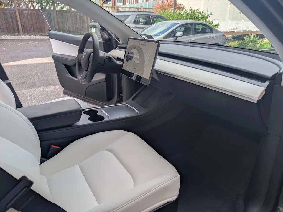 2022 Tesla Model Y - Image 30 of 31
