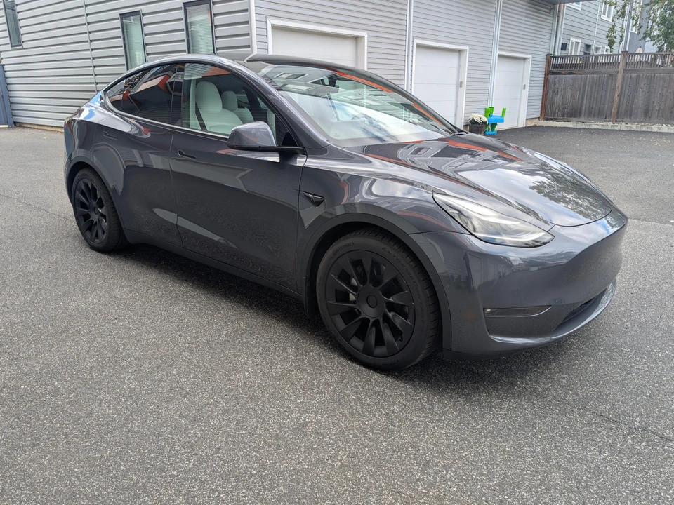 2022 Tesla Model Y - Image 8 of 31