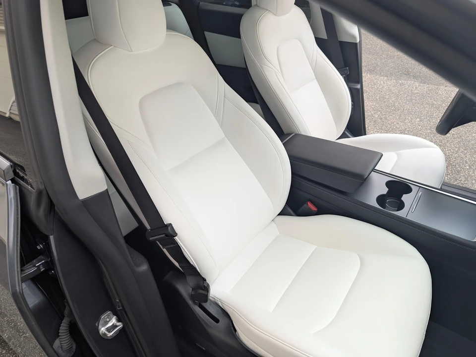 2022 Tesla Model Y - Image 25 of 31