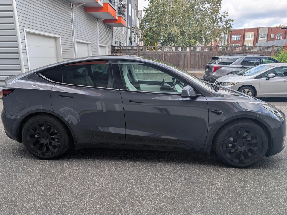 2022 Tesla Model Y - Image 7 of 31