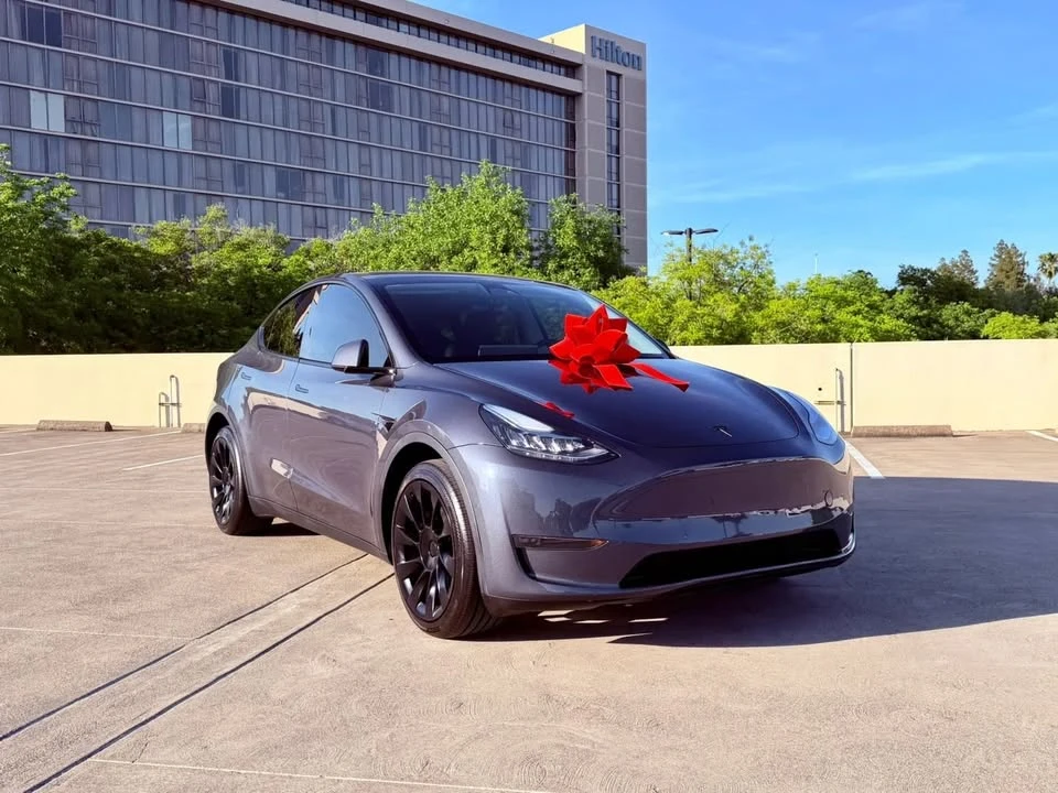 2022 Tesla Model Y - Image 11 of 20