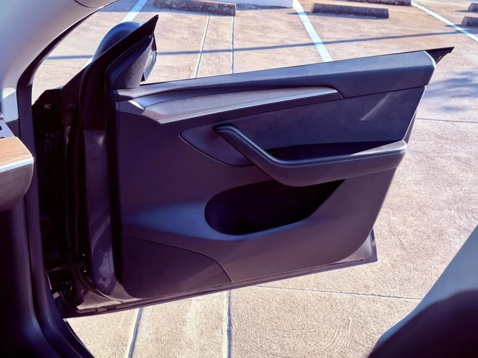 2022 Tesla Model Y - Image 18 of 20