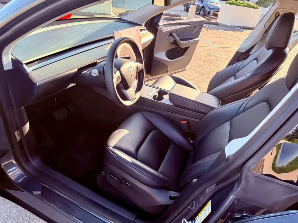 2022 Tesla Model Y - Image 15 of 20