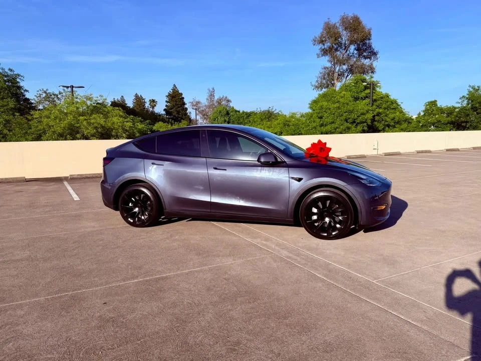 2022 Tesla Model Y - Image 2 of 20