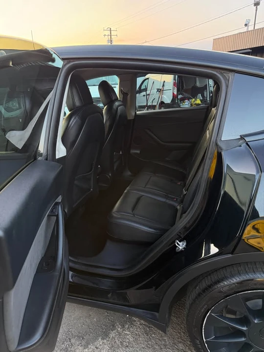 2022 Tesla Model Y - Image 10 of 13