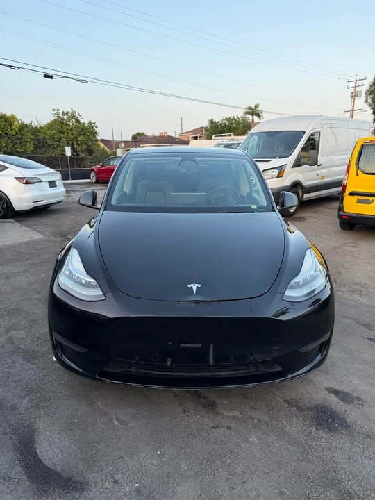 2022 Tesla Model Y - Image 2 of 13