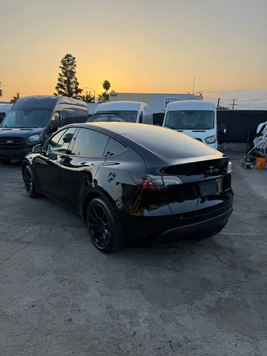 2022 Tesla Model Y - Image 6 of 13