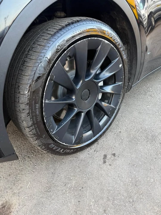 2022 Tesla Model Y - Image 5 of 13
