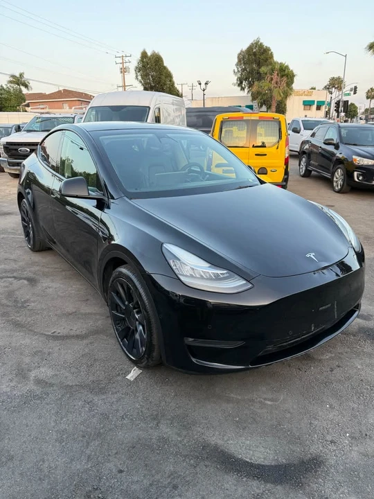 2022 Tesla Model Y - Image 3 of 13